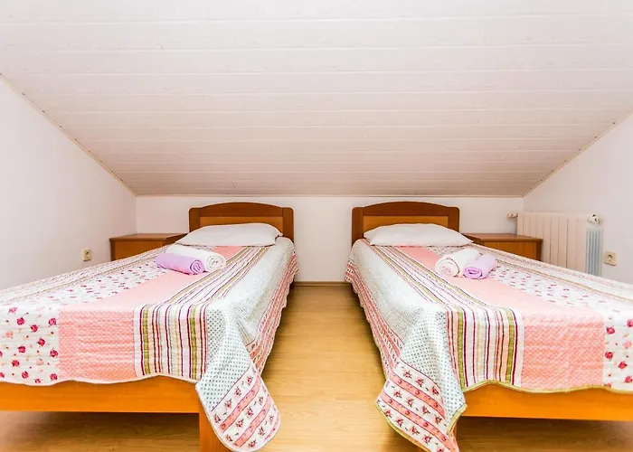 Lavanda 4 * Njivice