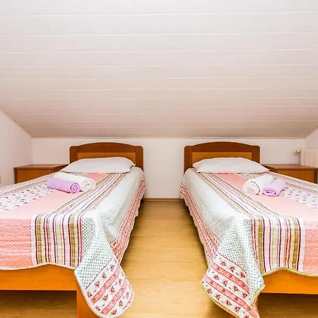 Lavanda 4 * Njivice