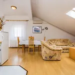 Appartement Lavanda 4 Njivice