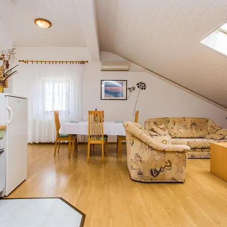 公寓 Lavanda 4 奈维斯